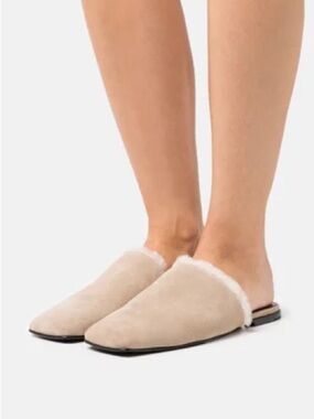 Proenza Schouler Shearling Trim Suede Flat Mules Size 38 - Light Beige Brand New